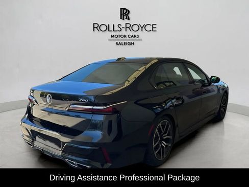 Used 2023 BMW 760i xDrive image 5