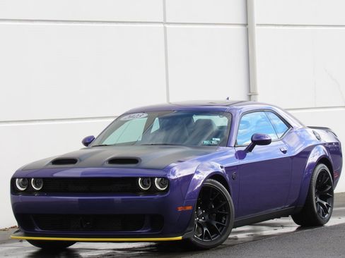 Used 2023 Dodge Challenger SRT Hellcat image 1