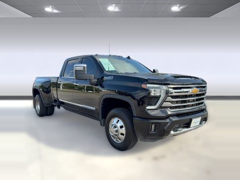 Used 2024 Chevrolet Silverado 3500 High Country w/ High Country Premium Package AWD/4WD image 7