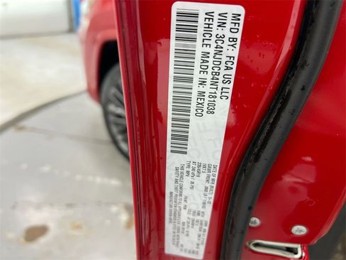 Used 2022 Jeep Compass Limited image 27