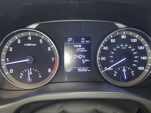 Used 2017 Hyundai Elantra SE w/ Cargo Package image 23