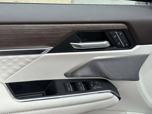 Used 2024 GMC Acadia Denali w/ Super Cruise Package FWD image 26