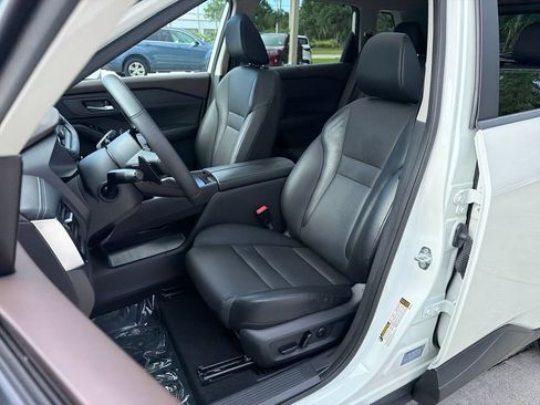 Used 2023 Nissan Rogue SV w/ SV Premium B Package FWD image 32