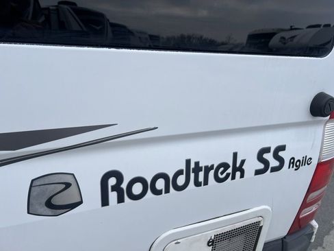 Used 2008 Dodge Sprinter 2500 w/ Trailer Tow Group image 47