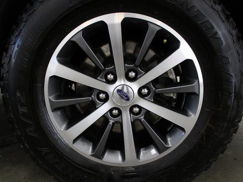 Used 2020 Ford Expedition XLT image 9