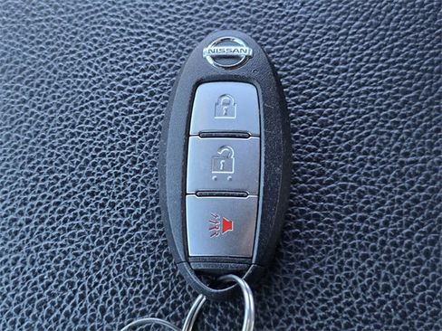 Used 2021 Nissan Titan PRO-4X w/ Pro-4x Utility Package image 39