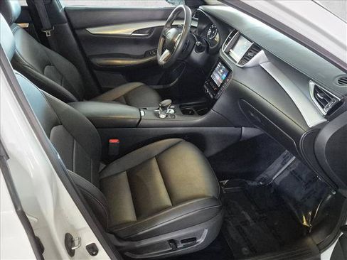 Used 2020 INFINITI QX50 Luxe w/ Navigation Package FWD image 21