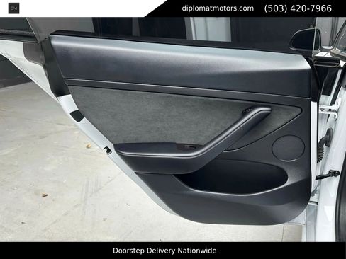 Used 2022 Tesla Model 3 Performance image 24