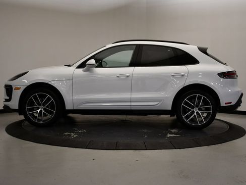 Certified 2026 Porsche Macan AWD/4WD image 2