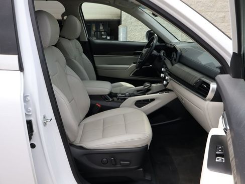 Used 2023 Kia Telluride EX w/ EX Captain's Chair Package AWD/4WD image 35