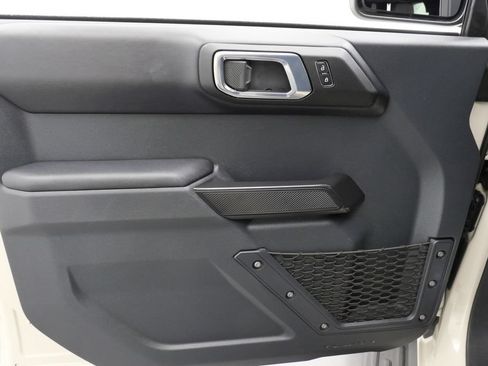 Used 2025 Ford Bronco Outer Banks AWD/4WD image 13