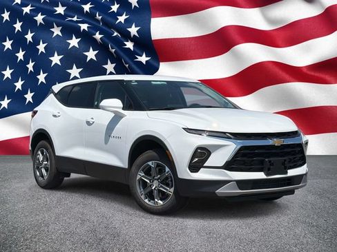 Used 2025 Chevrolet Blazer LT AWD/4WD image 3