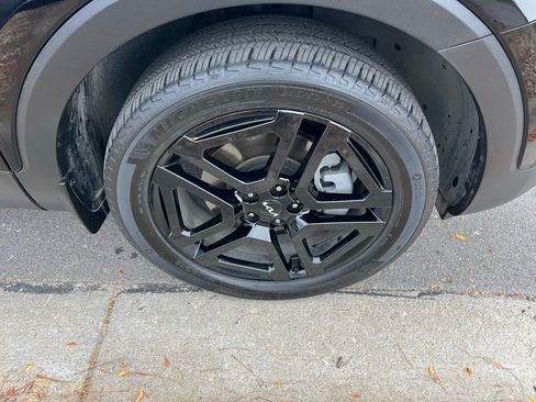 Used 2024 Kia Telluride EX X-Line image 12