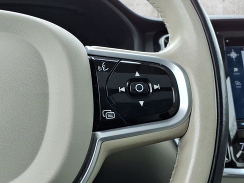 Used 2022 Volvo S60 B5 Inscription image 21