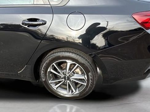 Used 2023 Kia Forte LXS image 32