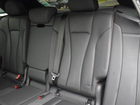 Used 2019 Audi Q8 Premium Plus AWD/4WD image 34