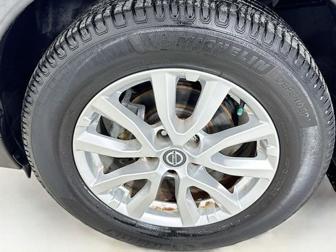 Used 2017 Nissan Rogue SV FWD image 39