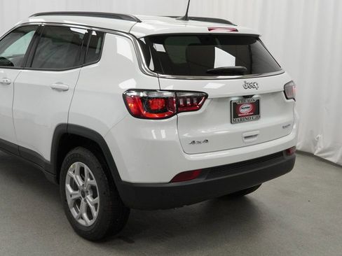 New 2026 Jeep Compass Latitude image 12