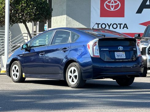 Used 2015 Toyota Prius Two image 3