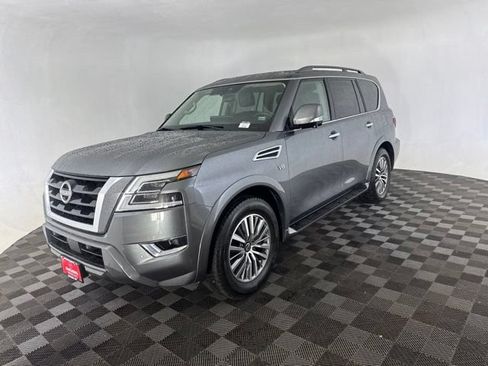 Used 2021 Nissan Armada SL w/ Captain's Chairs Package RWD image 3