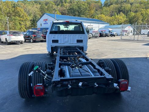 New 2026 Ford F600 4x4 Regular Cab Super Duty w/ XL Chrome Package image 10