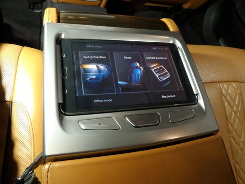 Used 2016 BMW 750i xDrive image 16