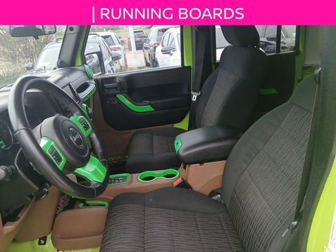 Used 2012 Jeep Wrangler Unlimited Sahara image 10