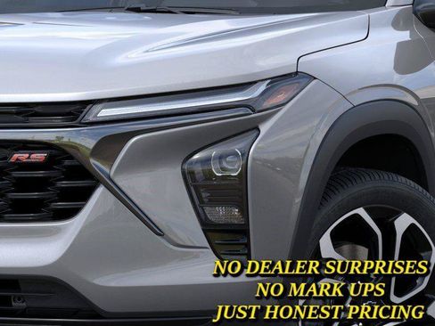 New 2026 Chevrolet Trax RS w/ Sunroof Package FWD image 10