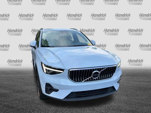 Certified 2024 Volvo XC40 B5 Ultimate w/ Protection Package Premier AWD/4WD image 3