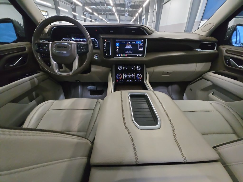Certified 2021 GMC Yukon Denali w/ Denali Ultimate Package AWD/4WD image 27