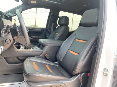 Used 2025 GMC Sierra 1500 AT4 w/ AT4 Premium Package AWD/4WD image 10