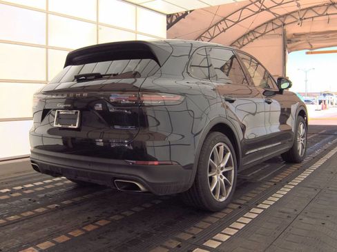 Used 2020 Porsche Cayenne image 2