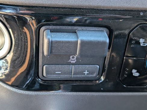 Used 2024 Chevrolet Silverado 1500 LT Trail Boss w/ Convenience Package II image 17