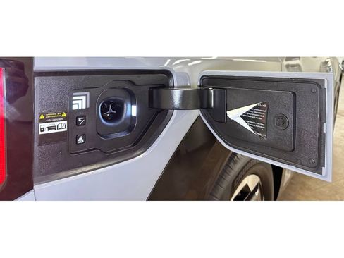Used 2026 Kia EV9 Land AWD/4WD image 18