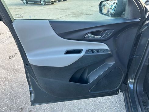 Used 2018 Chevrolet Equinox LS image 14