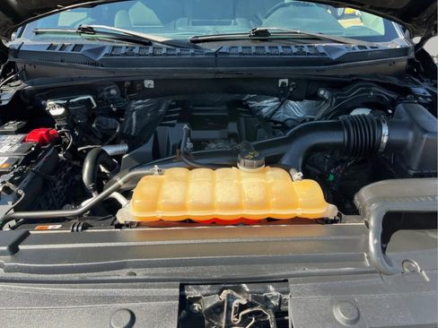 Used 2017 Ford F150 XLT w/ Trailer Tow Package image 10