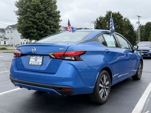 Used 2021 Nissan Versa SV FWD image 5