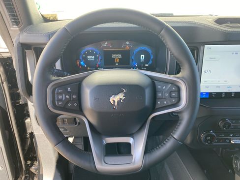 New 2025 Ford Bronco Badlands image 9