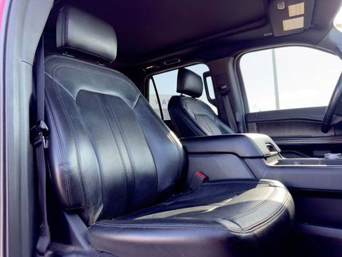 Used 2018 Ford Expedition Limited w/ Equipment Group 301A RWD image 15