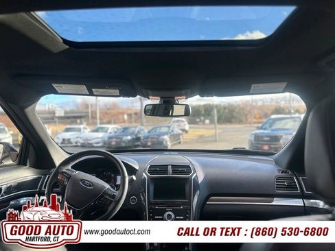 Used 2018 Ford Explorer Limited w/ Ford Safe & Smart Package image 11