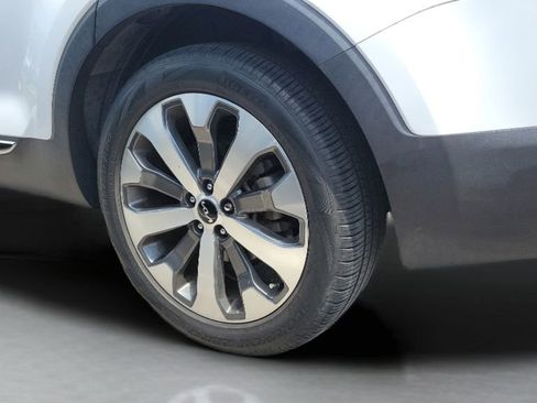Used 2022 Kia Telluride EX w/ EX Premium Package FWD image 12