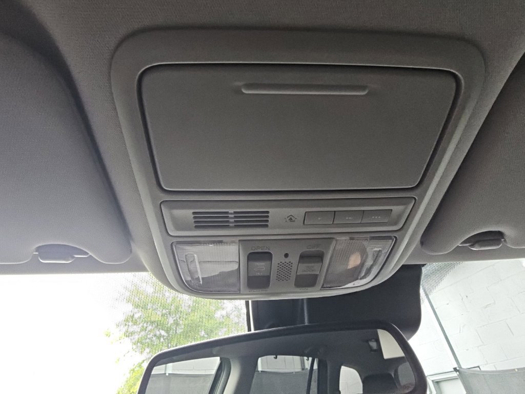 Used 2016 Honda Pilot Touring image 33