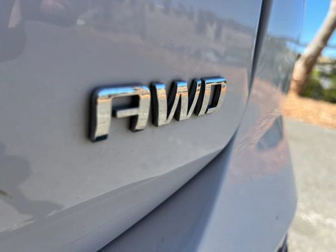 Used 2020 Chevrolet Equinox LS w/ LS Convenience Package AWD/4WD image 8