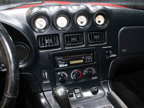 Used 1998 Dodge Viper GTS image 4