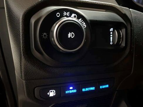 Used 2024 Jeep Wrangler Unlimited image 32