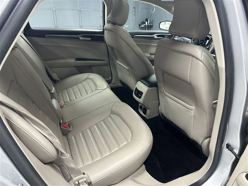 Used 2017 Ford Fusion Energi SE image 12