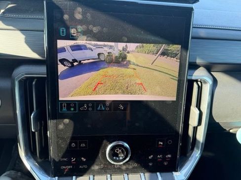 Certified 2026 GMC Acadia Elevation w/ Elevation Premium Package FWD image 28