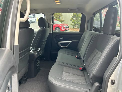 Used 2019 Nissan Titan SV w/ SV Convenience Package RWD image 13