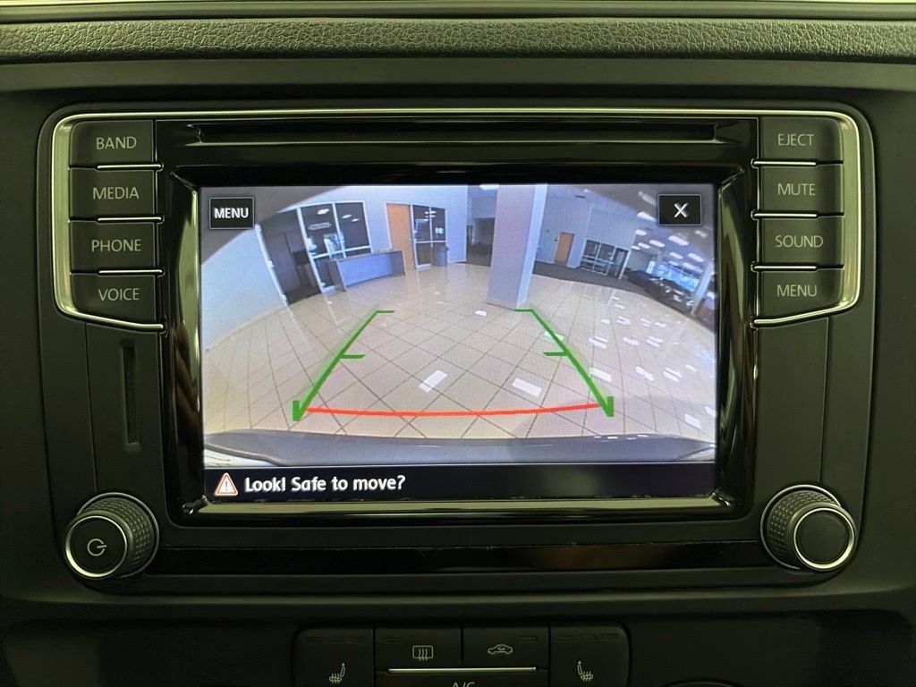 Used 2017 Volkswagen Jetta SE FWD image 17