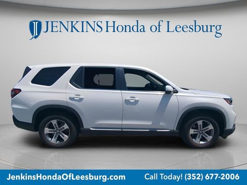 Used 2024 Honda Pilot EX-L image 3